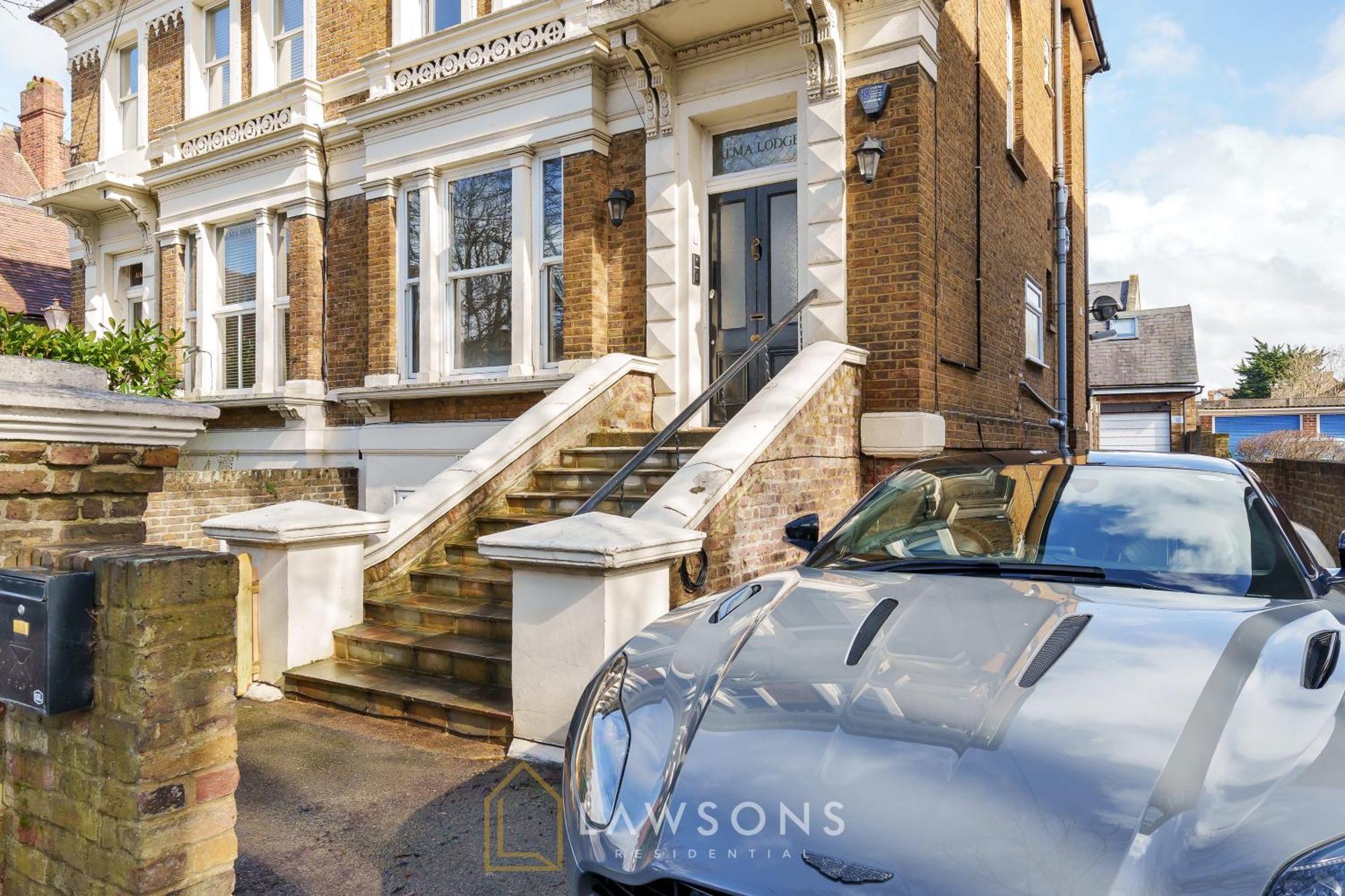Stylish Living By Lawsons - 3 En Suites Windsor Exterior photo